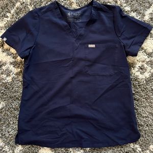 Figs scrub top